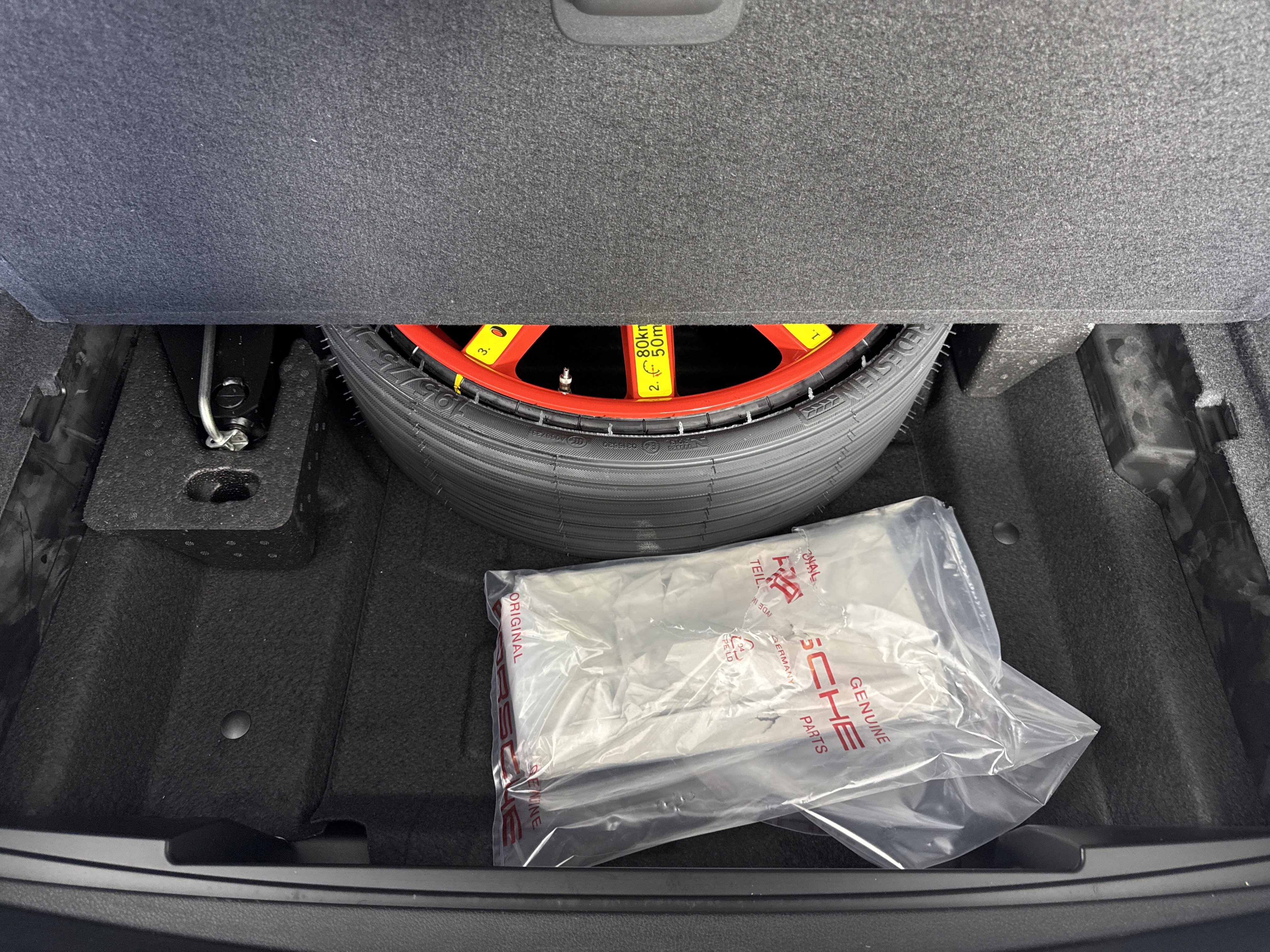 Used 2023 Porsche Macan Turbo image 23