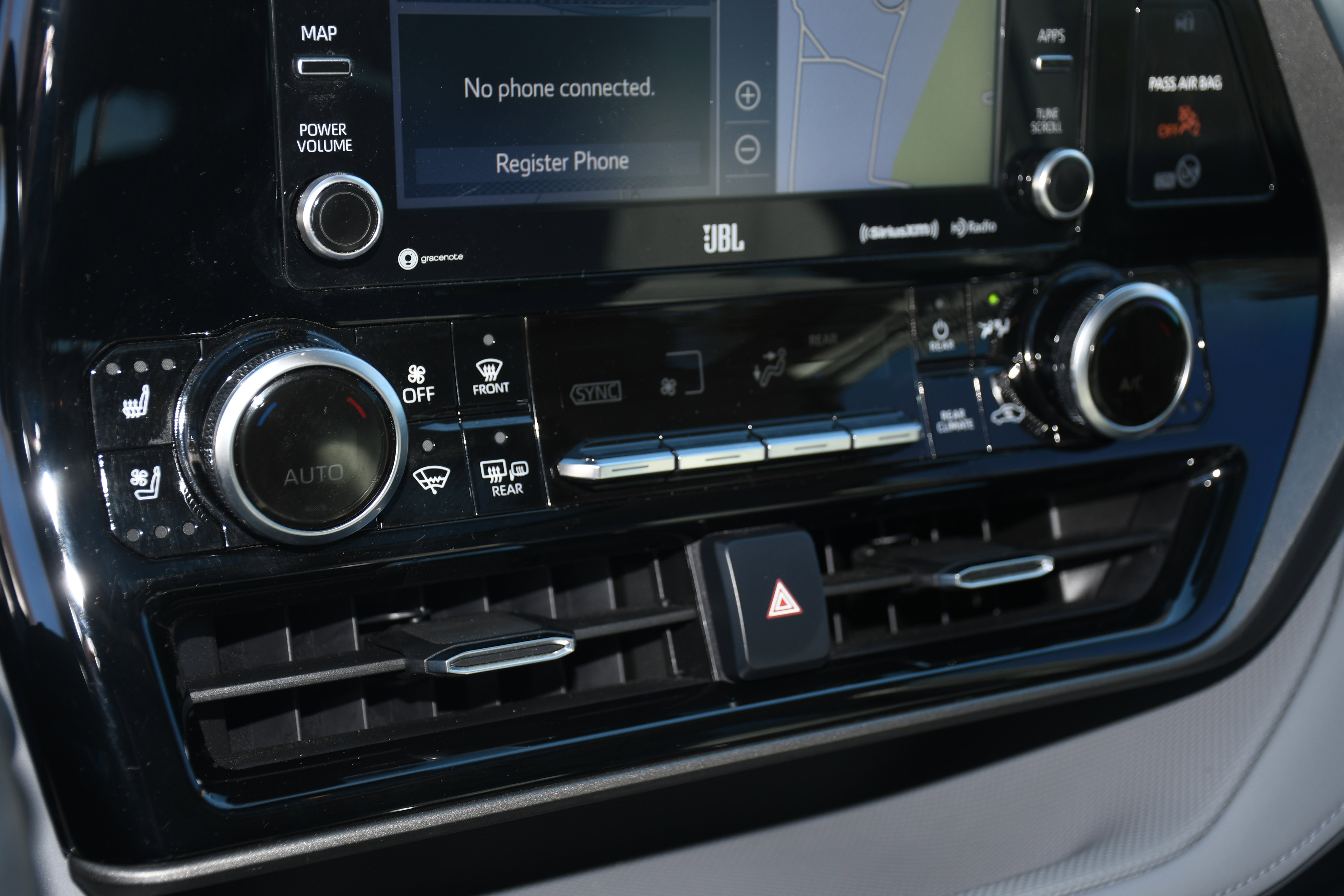 Used 2020 Toyota Highlander Limited image 15