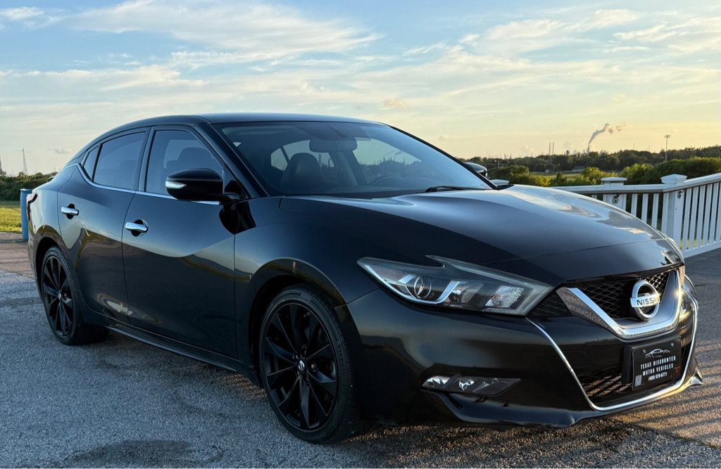 Used 2017 Nissan Maxima SR w/ Midnight Edition FWD image 3