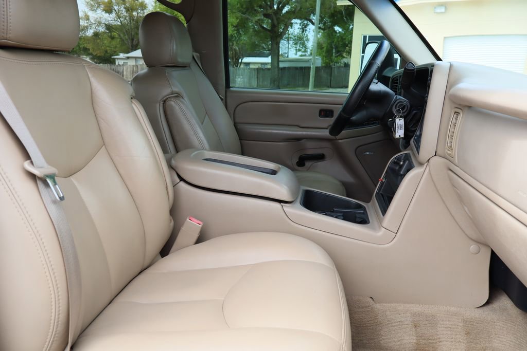 Used 2006 Chevrolet Silverado 2500 LT w/ Heavy-Duty Power Package image 28