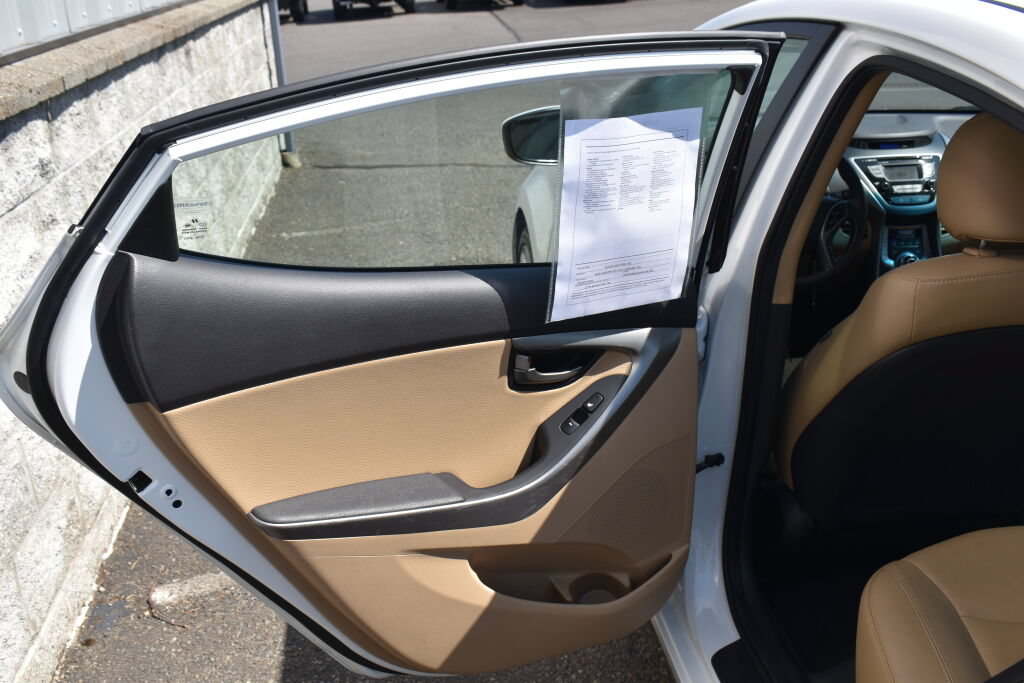 Used 2013 Hyundai Elantra Limited FWD image 19