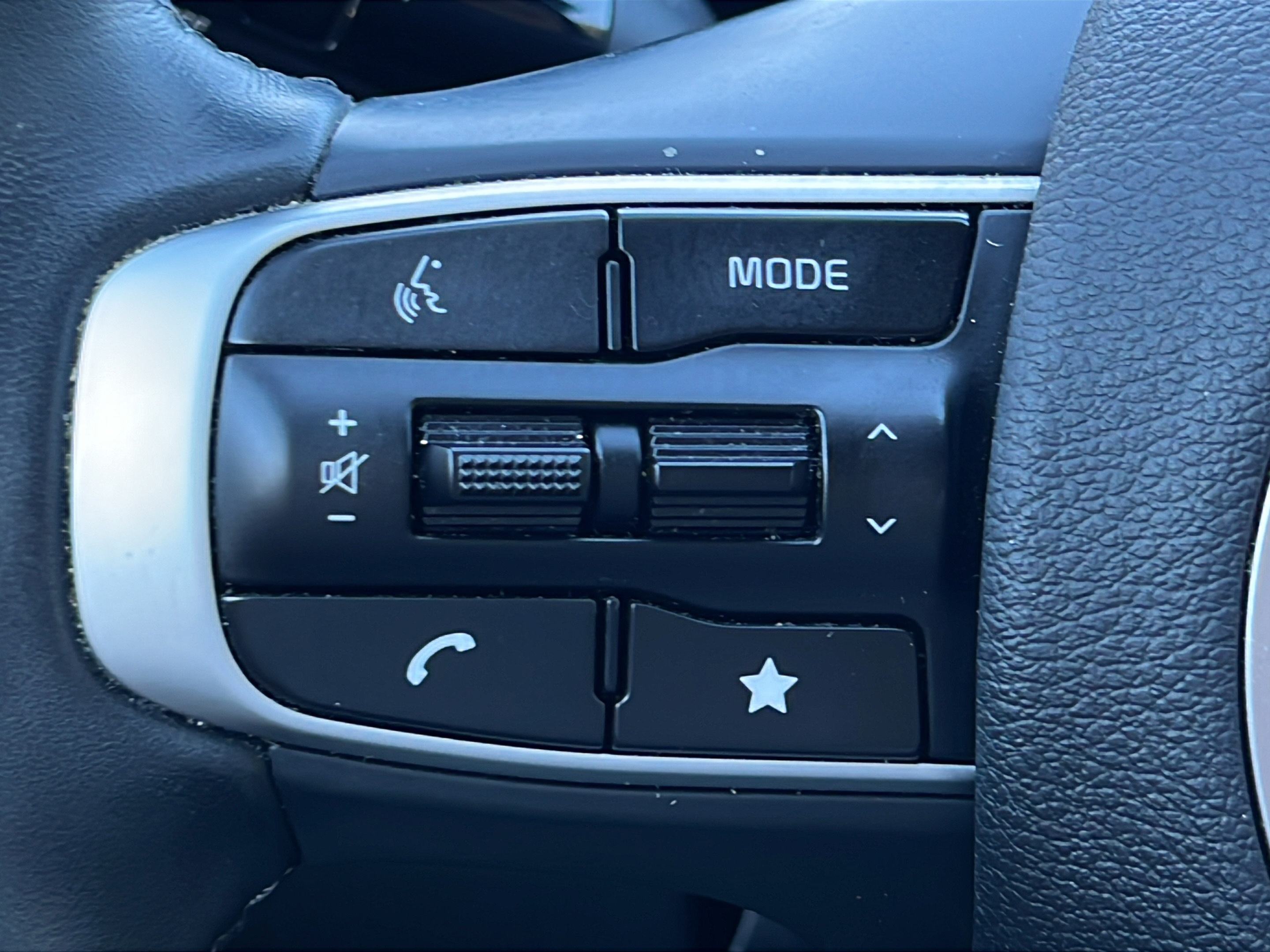 Certified 2025 Kia Sportage SX FWD image 23