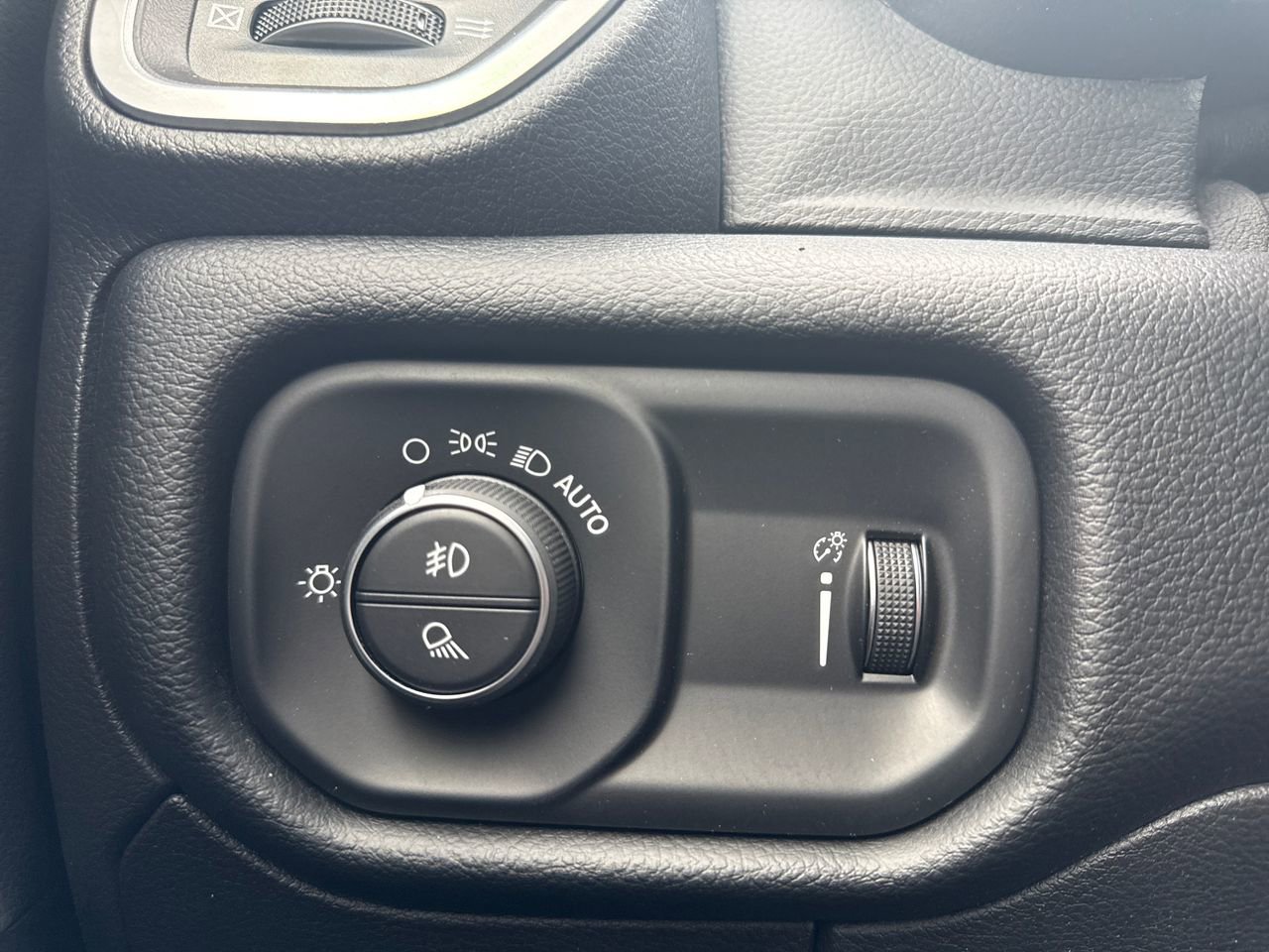 Used 2021 RAM 1500 Big Horn image 28