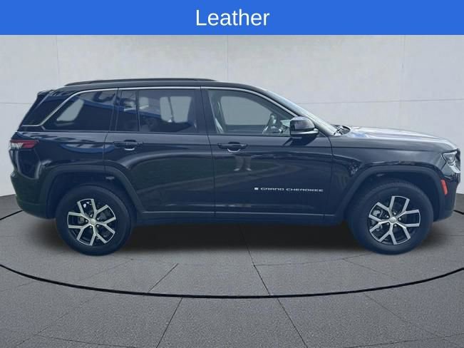 Used 2024 Jeep Grand Cherokee Limited AWD/4WD image 7