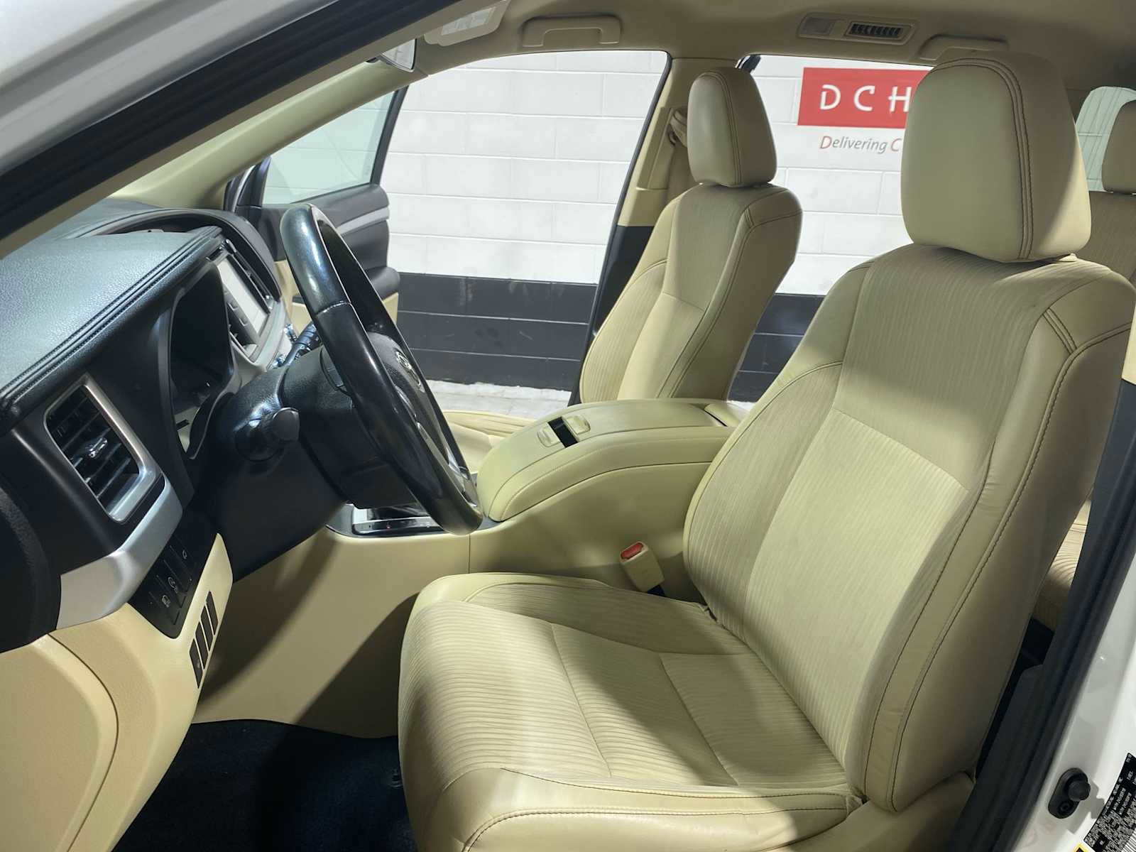 Used 2019 Toyota Highlander Plus AWD/4WD image 11