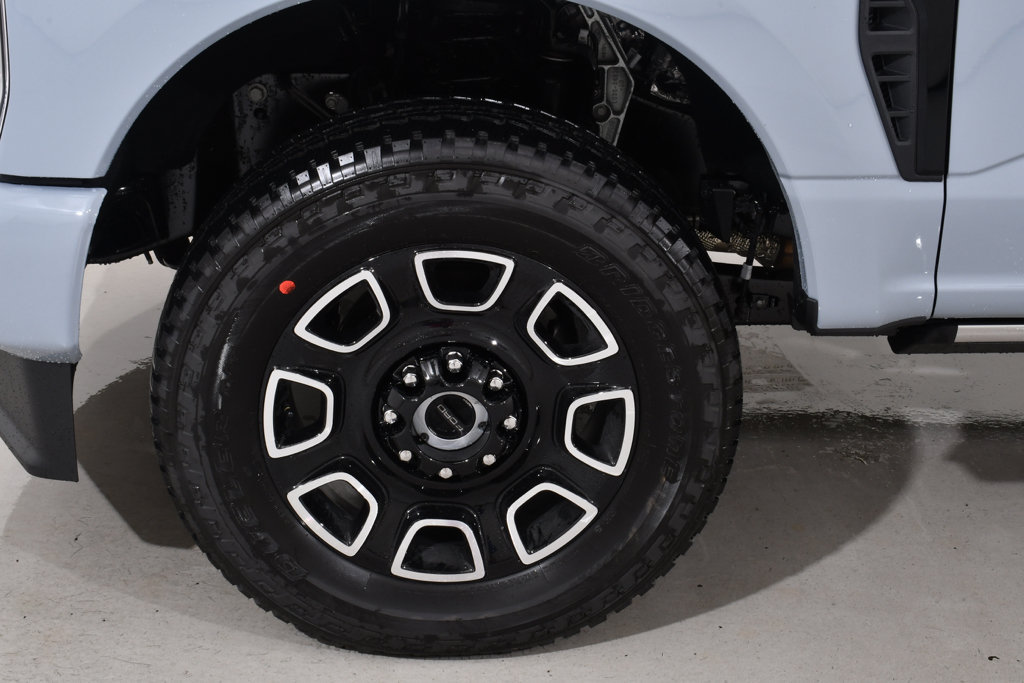 New 2026 Ford F350 Platinum w/ FX4 Off-Road Package AWD/4WD image 23