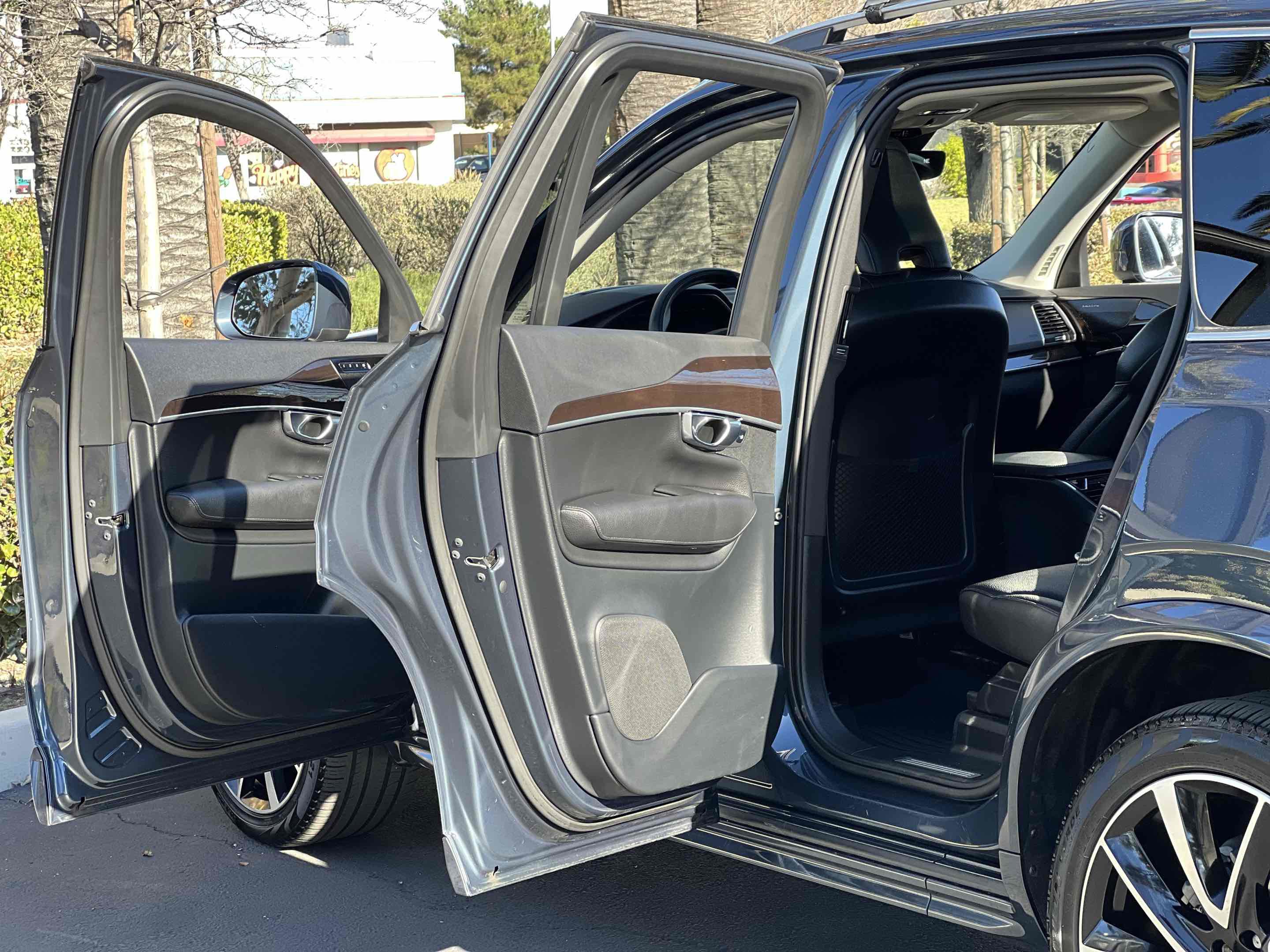 Used 2019 Volvo XC90 T6 Momentum w/ Advanced Package image 76