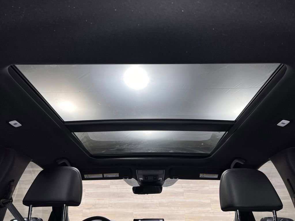 Used 2025 Honda Pilot TrailSport image 17