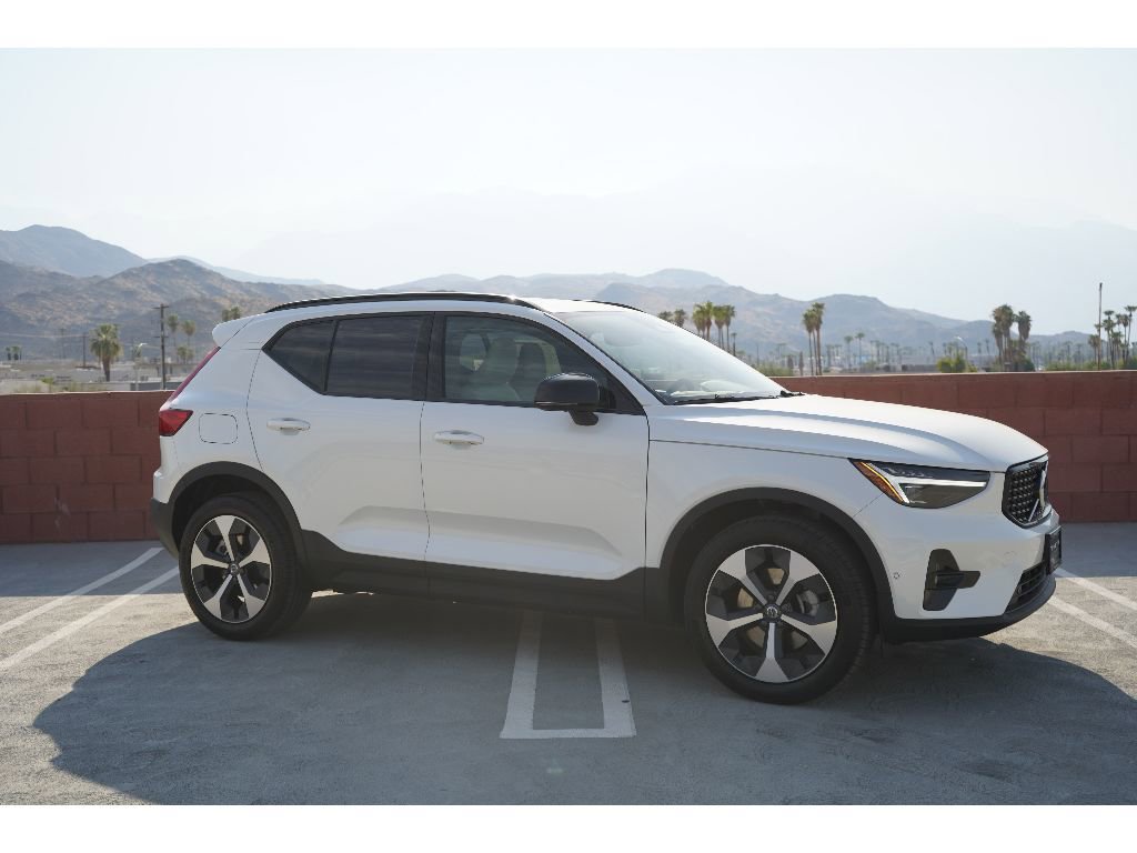 New 2026 Volvo XC40 B5 Plus w/ Protection Package Premier image 2