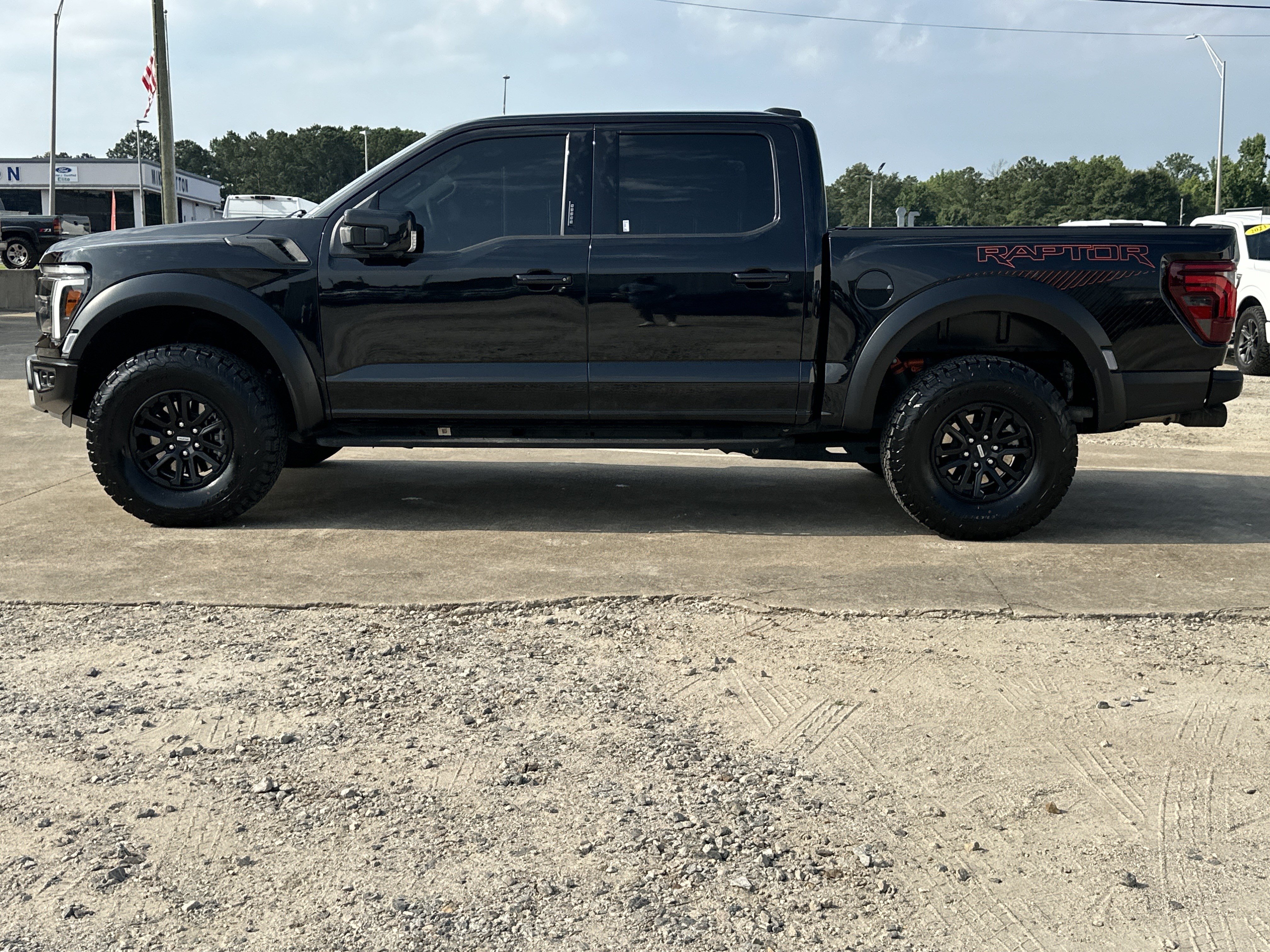 Used 2024 Ford F150 Raptor AWD/4WD image 9