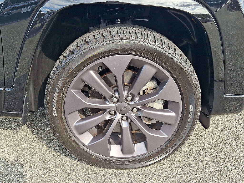 Used 2020 Jeep Cherokee High Altitude AWD/4WD image 33