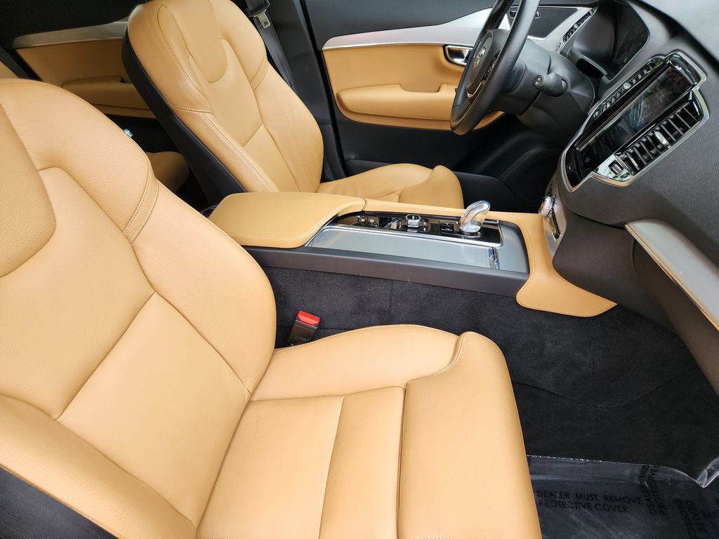 Used 2016 Volvo XC90 T8 Momentum w/ Vision Package AWD/4WD image 5
