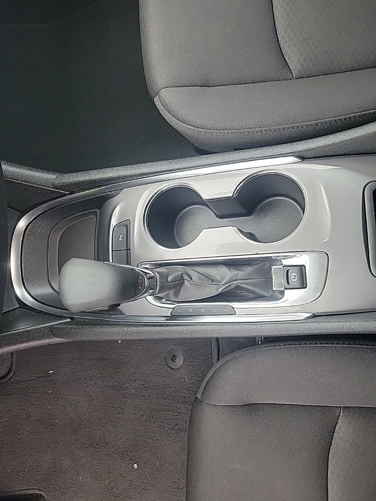 Used 2024 Chevrolet Malibu LT image 18