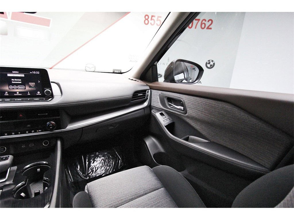 Used 2023 Nissan Rogue SV image 8