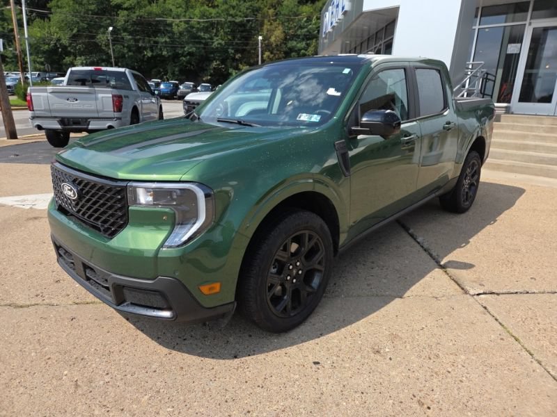 New 2025 Ford Maverick Lariat w/ Black Appearance Package AWD/4WD image 3