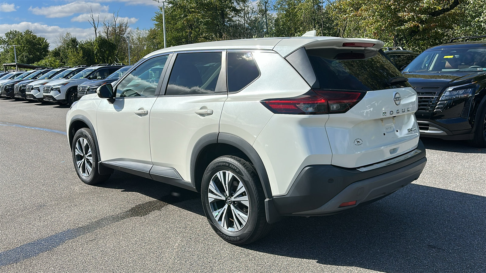 Used 2022 Nissan Rogue SV AWD/4WD image 7