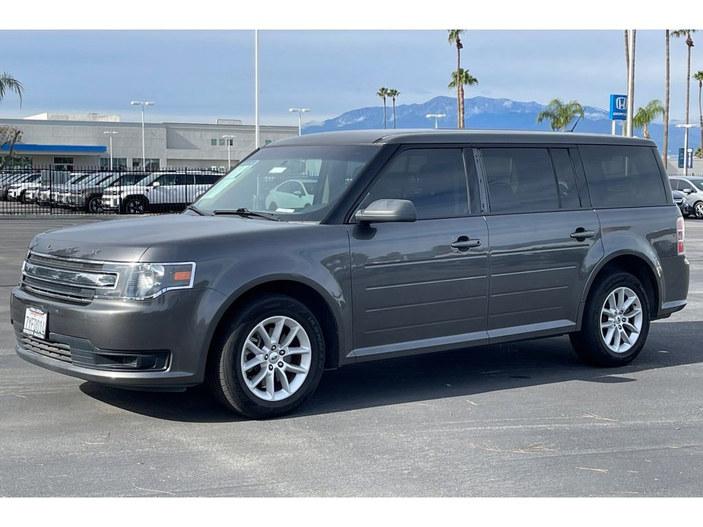 Used 2017 Ford Flex SE image 2
