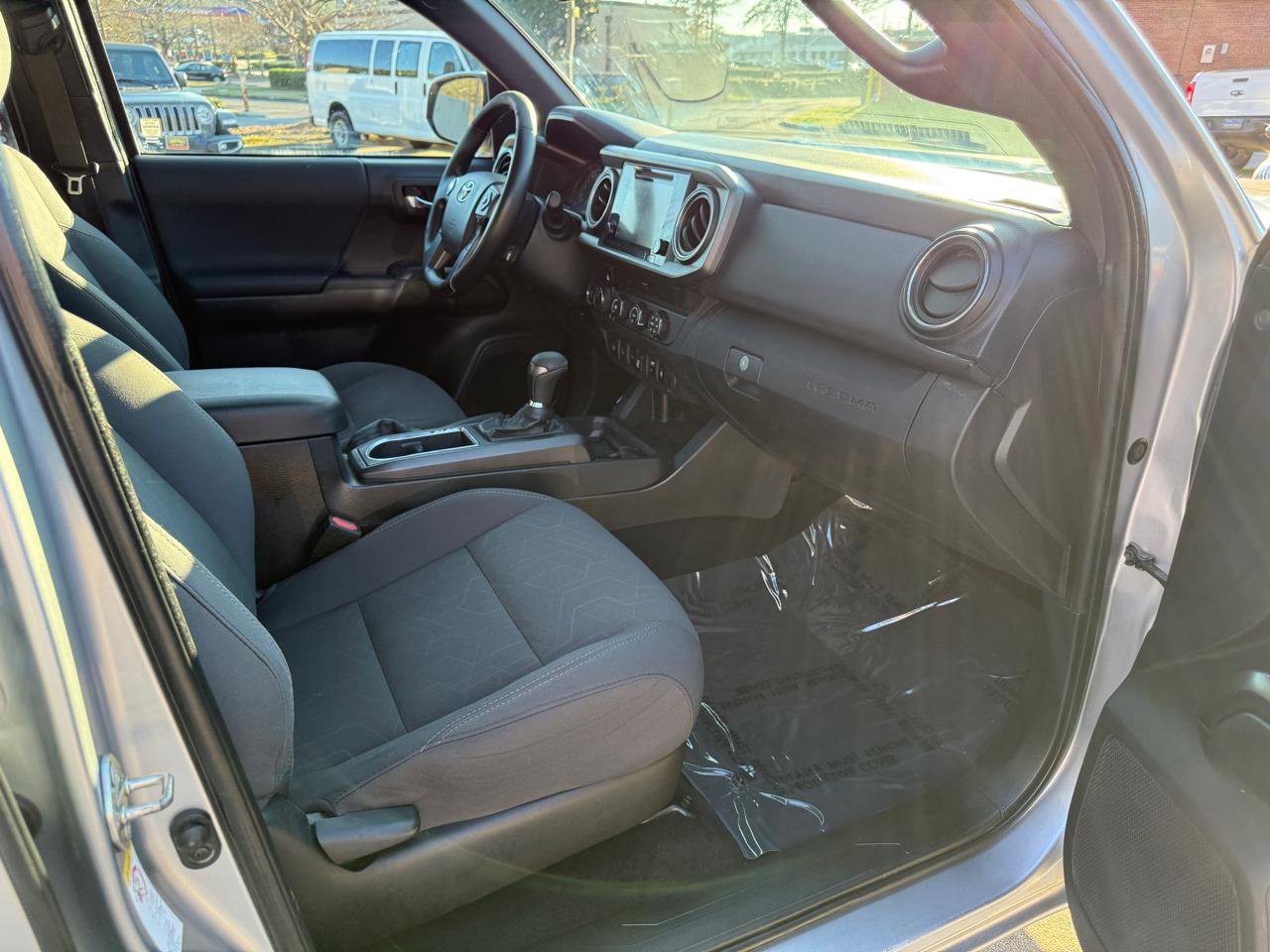 Used 2019 Toyota Tacoma TRD Off-Road w/ Technology Package image 22