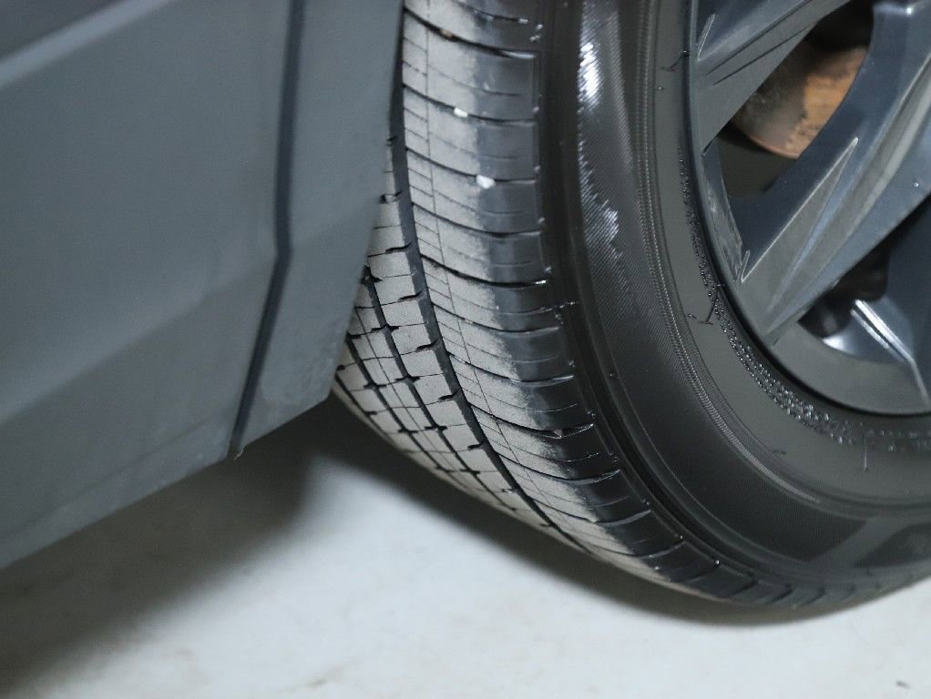 Used 2024 Volkswagen Tiguan SE image 38