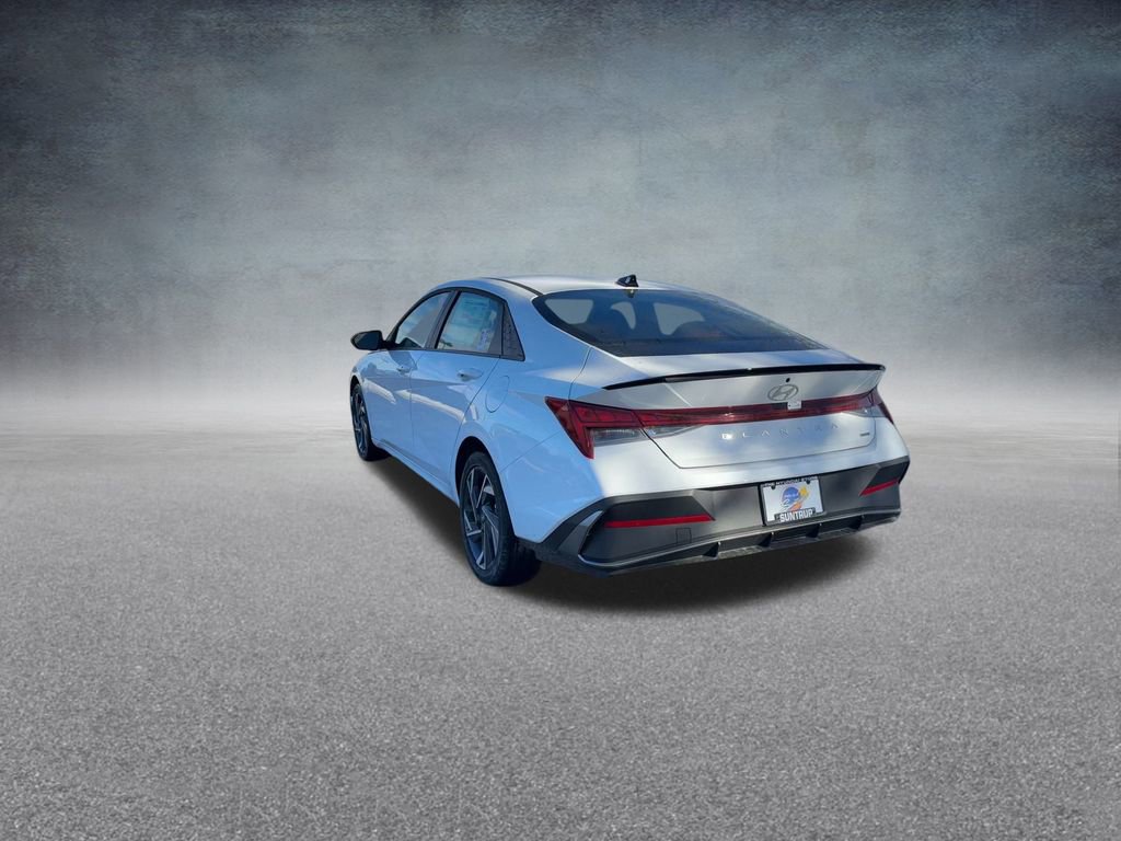 New 2025 Hyundai Elantra SEL image 18