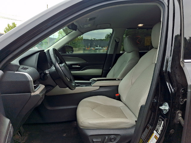 Certified 2024 Toyota Grand Highlander AWD image 9