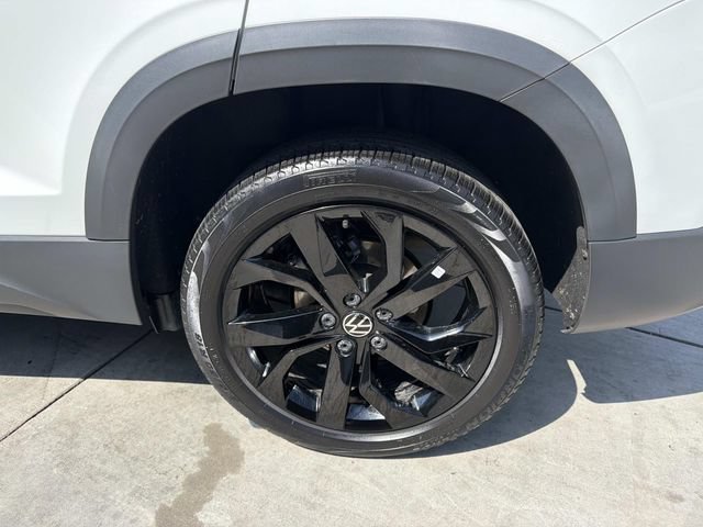 Certified 2023 Volkswagen Taos SE w/ Panoramic Sunroof Package FWD image 6