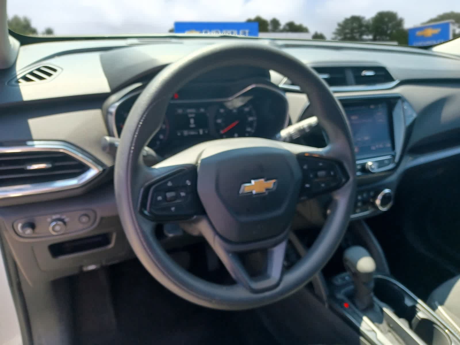 Used 2022 Chevrolet TrailBlazer LT w/ Convenience Package AWD/4WD image 9