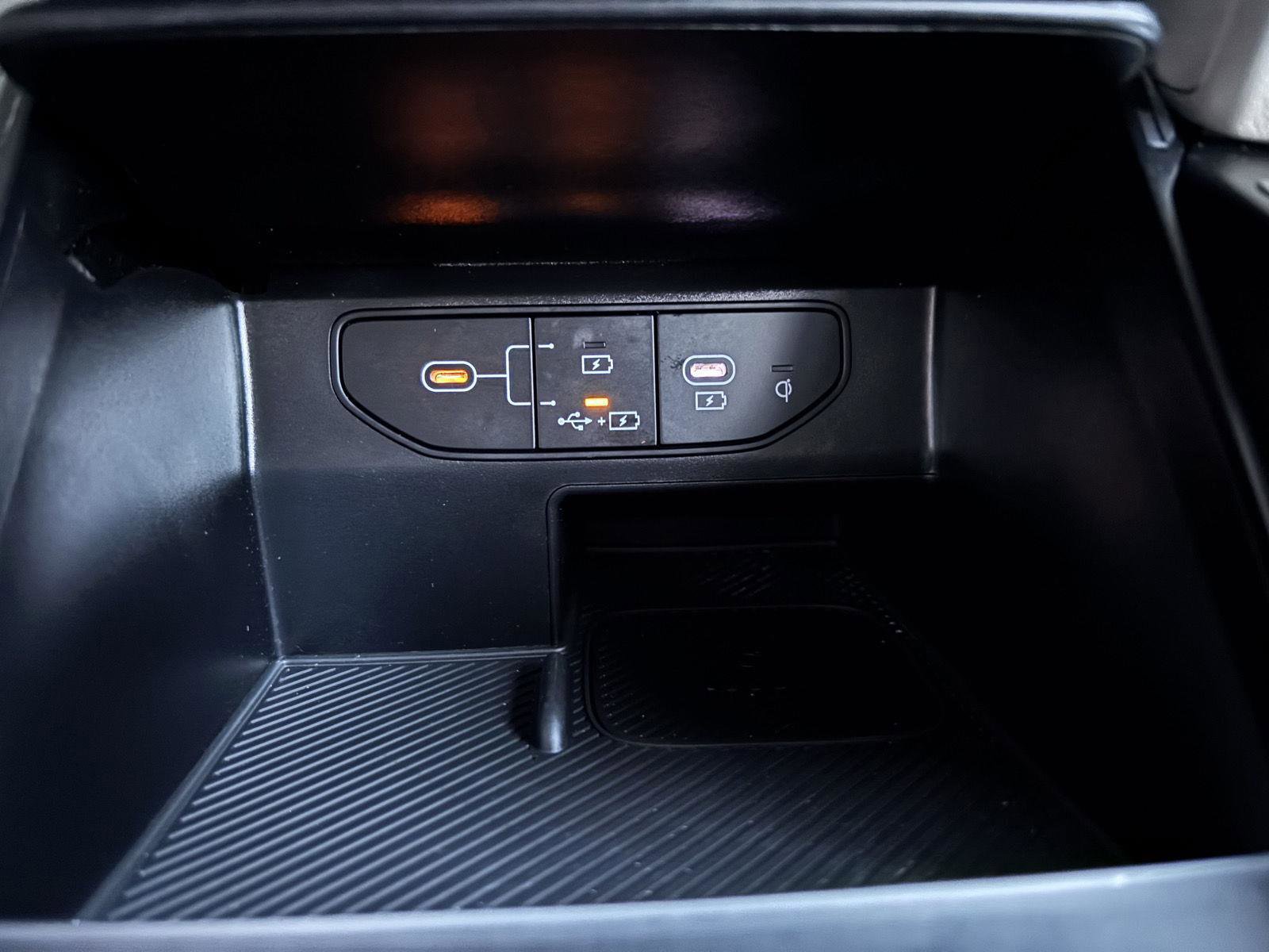 Used 2025 Kia Sorento EX image 19