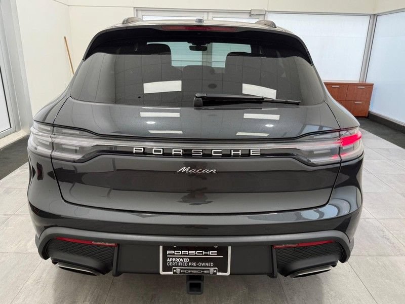 Certified 2025 Porsche Macan AWD/4WD image 4