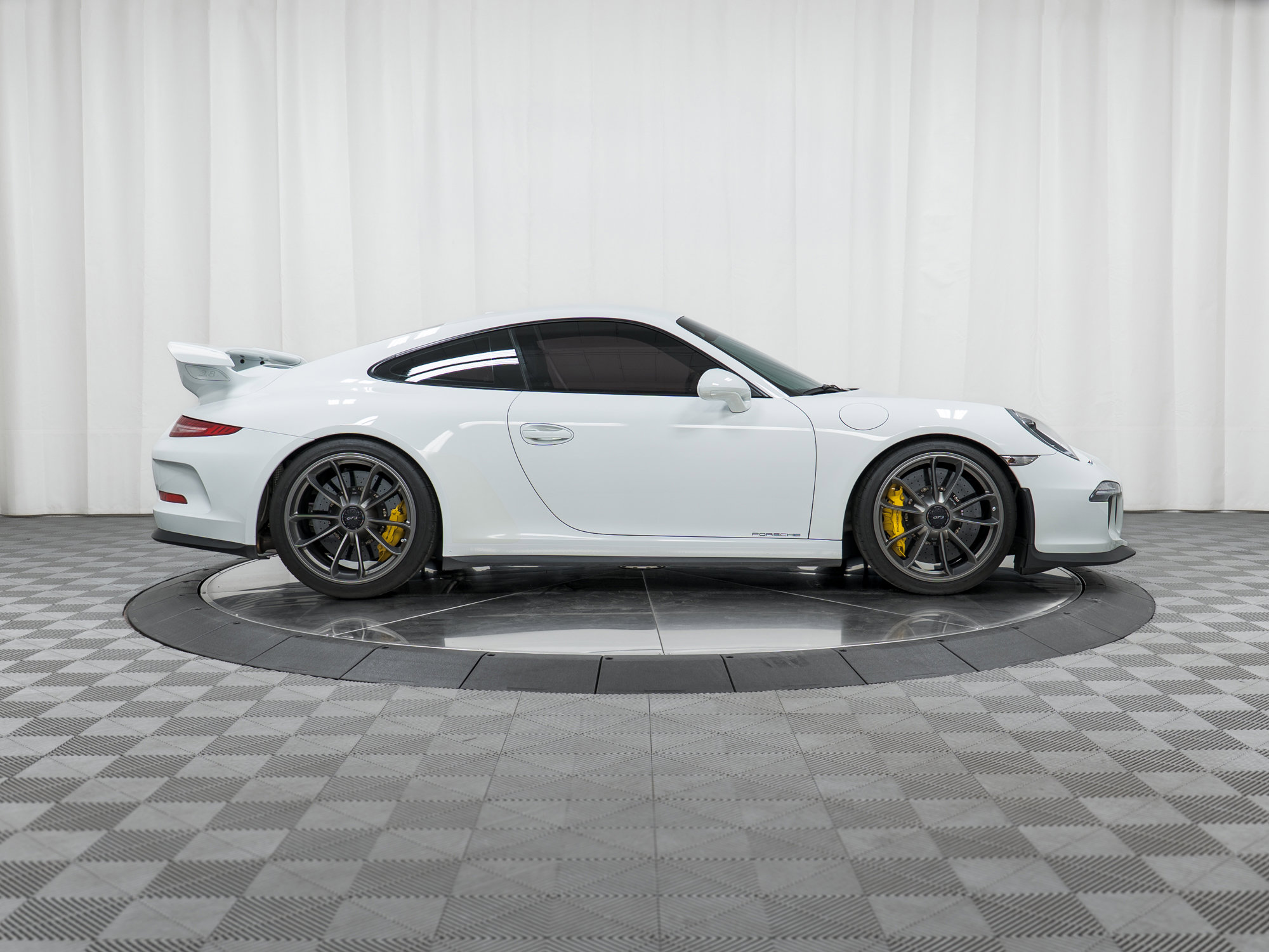 Certified 2014 Porsche 911 GT3 image 8