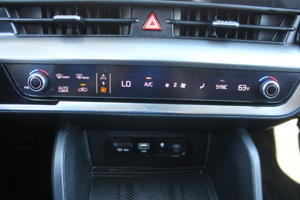 Certified 2025 Kia Sportage EX FWD image 39