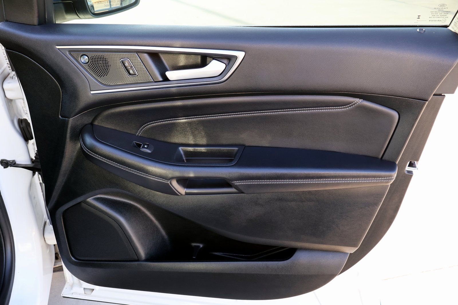 Used 2023 Ford Edge Titanium image 12