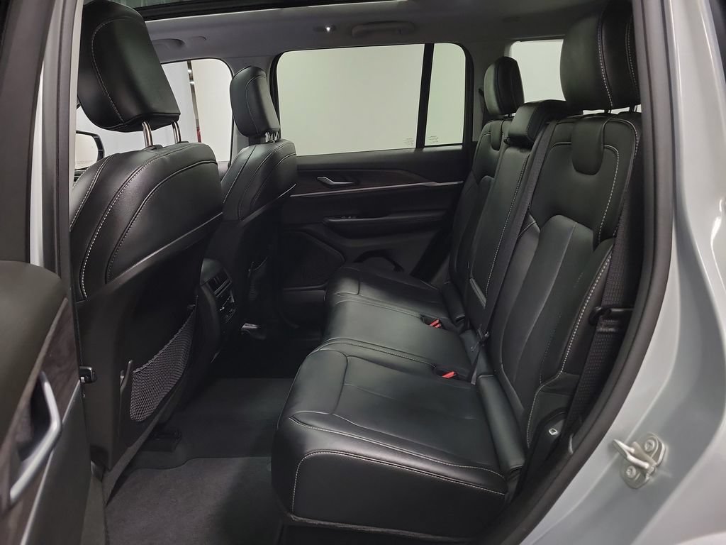 Used 2023 Jeep Grand Cherokee Limited AWD/4WD image 24