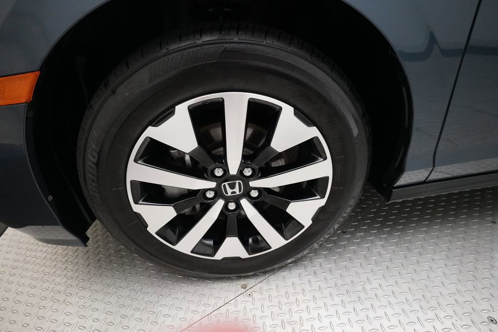 Certified 2026 Honda Odyssey EX-L image 28