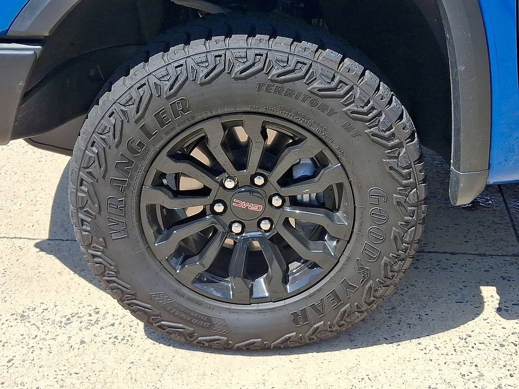 Used 2023 GMC Sierra 1500 AT4X AWD/4WD image 8
