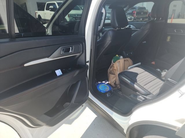 Certified 2025 Ford Explorer ST-Line AWD/4WD image 29