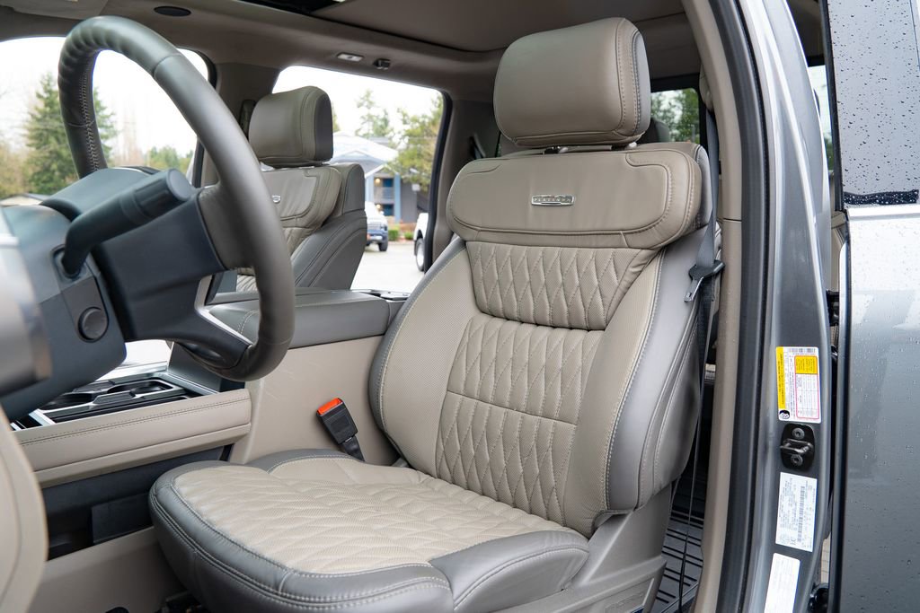 Used 2025 Ford F350 Platinum w/ Platinum Plus Package image 12