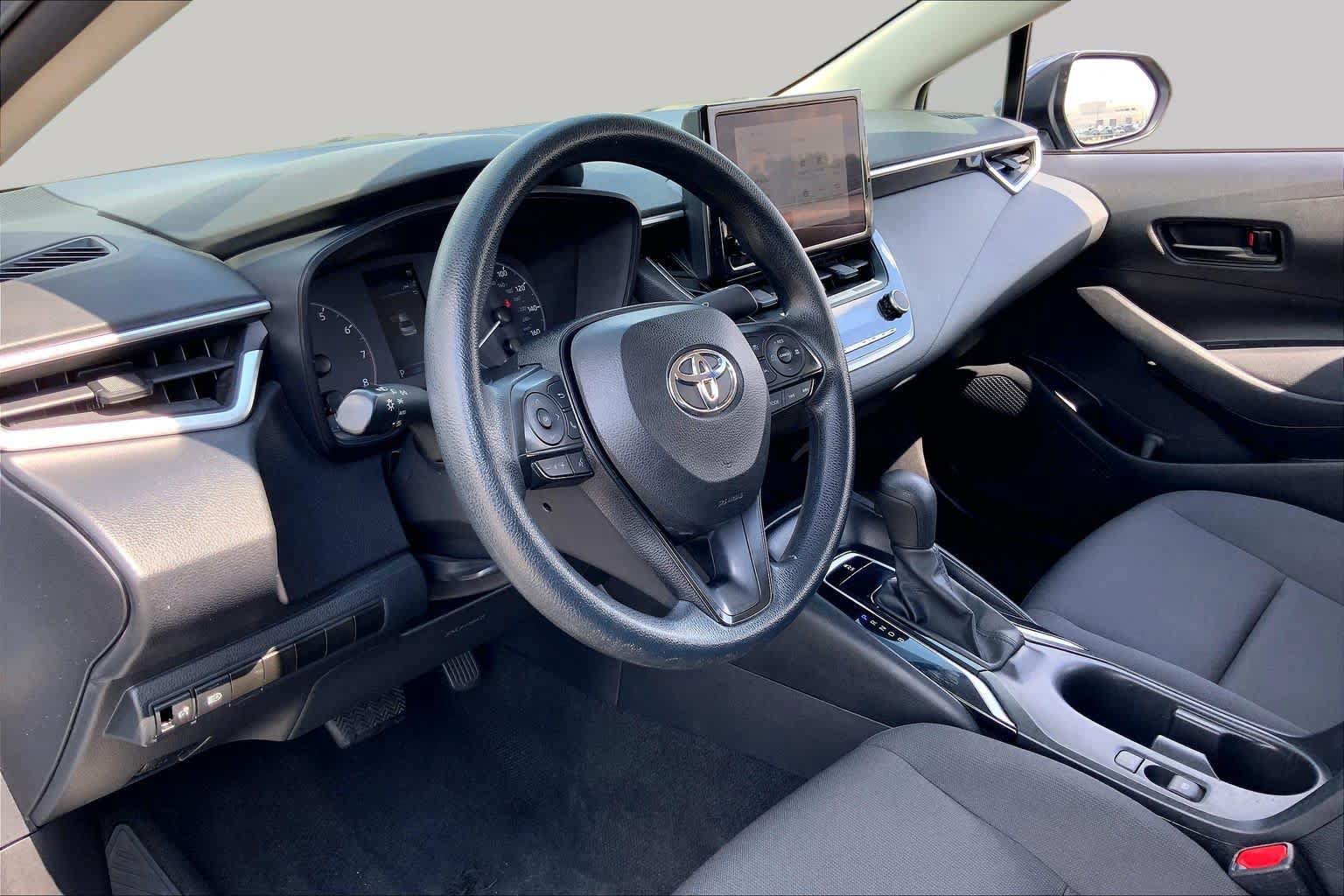 Used 2024 Toyota Corolla LE FWD image 17