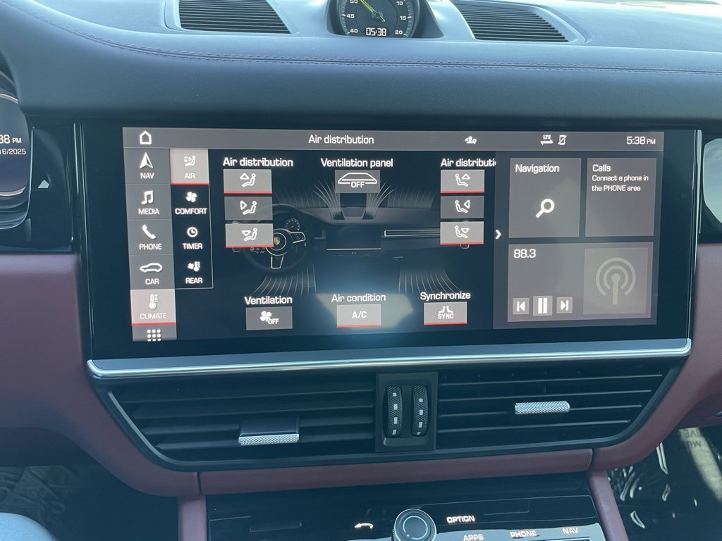 Used 2021 Porsche Cayenne Base image 20