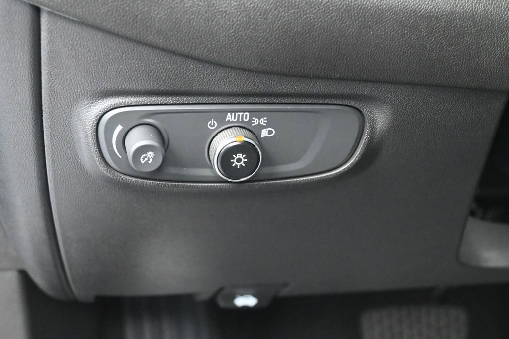 Used 2023 Chevrolet Equinox LT FWD image 17