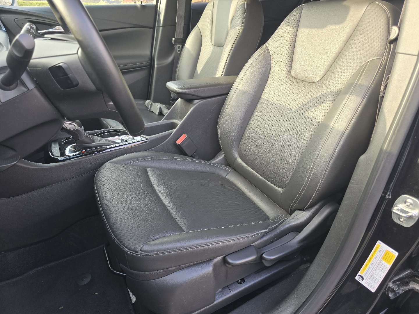 Used 2024 Buick Encore GX Sport Touring image 31