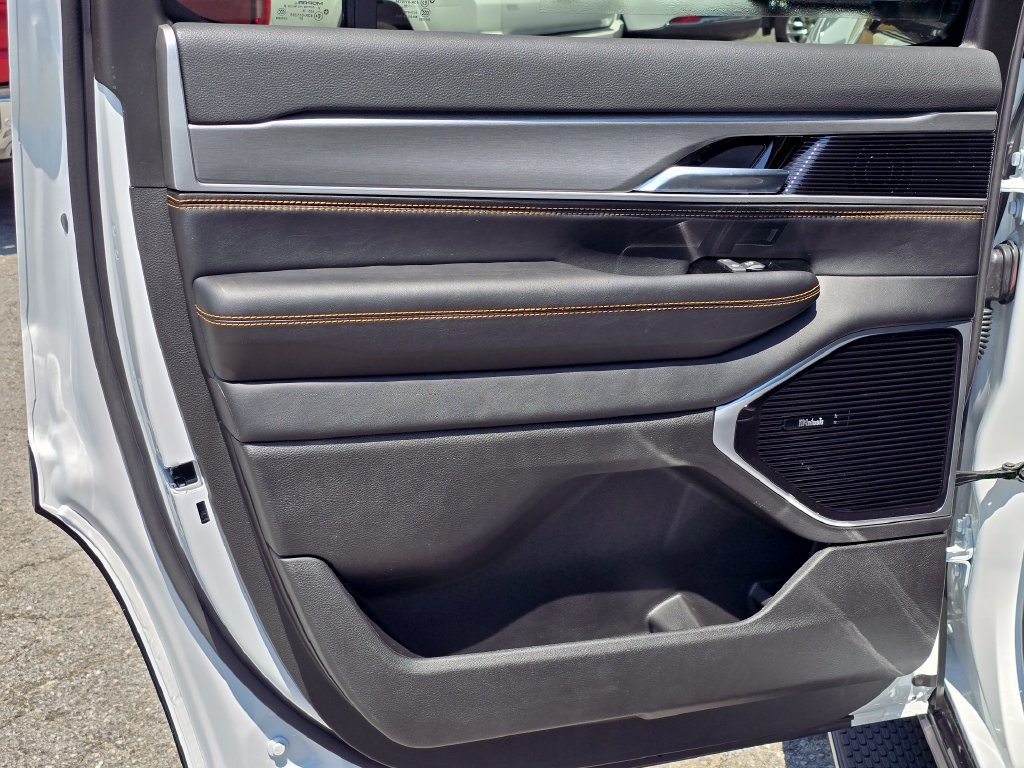 New 2026 Jeep Grand Wagoneer 4WD image 37