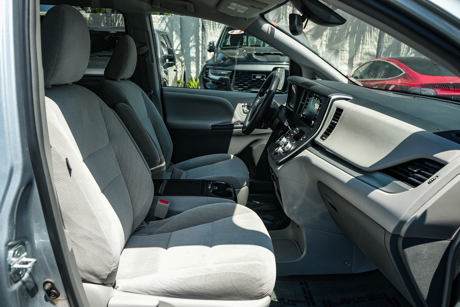 Used 2018 Toyota Sienna LE FWD image 15