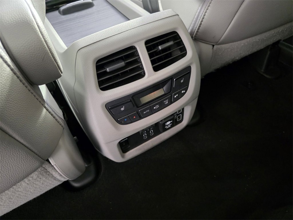 Used 2022 Honda Pilot Elite image 17