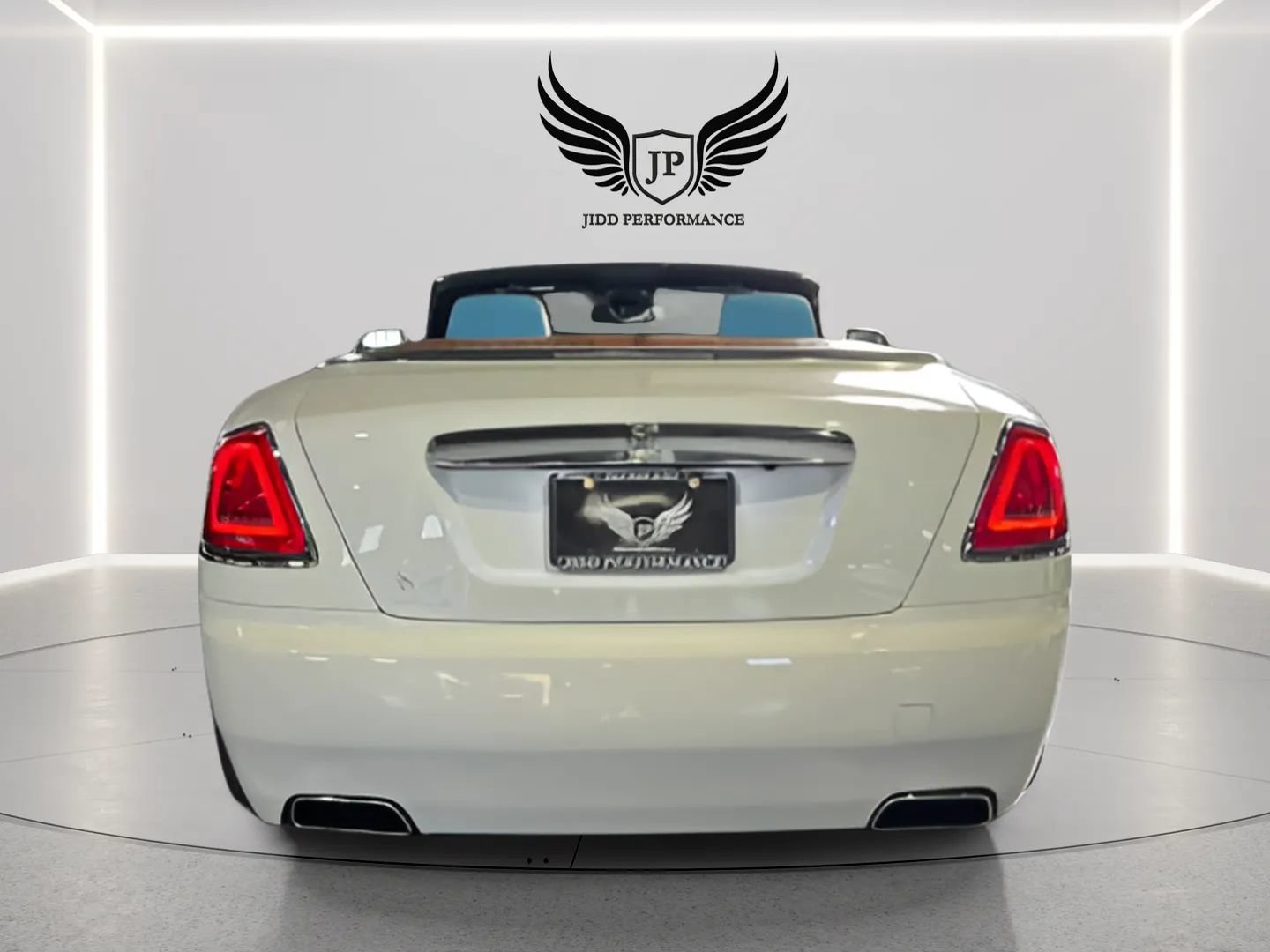 Used 2016 Rolls-Royce Dawn RWD image 12