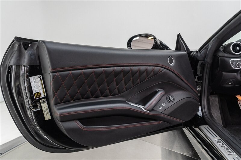 Used 2017 Ferrari California T RWD image 87