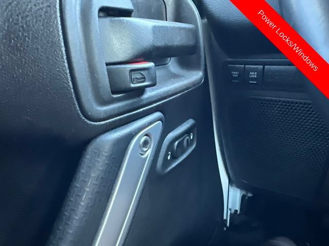 Used 2015 Jeep Wrangler Unlimited Rubicon AWD/4WD image 37