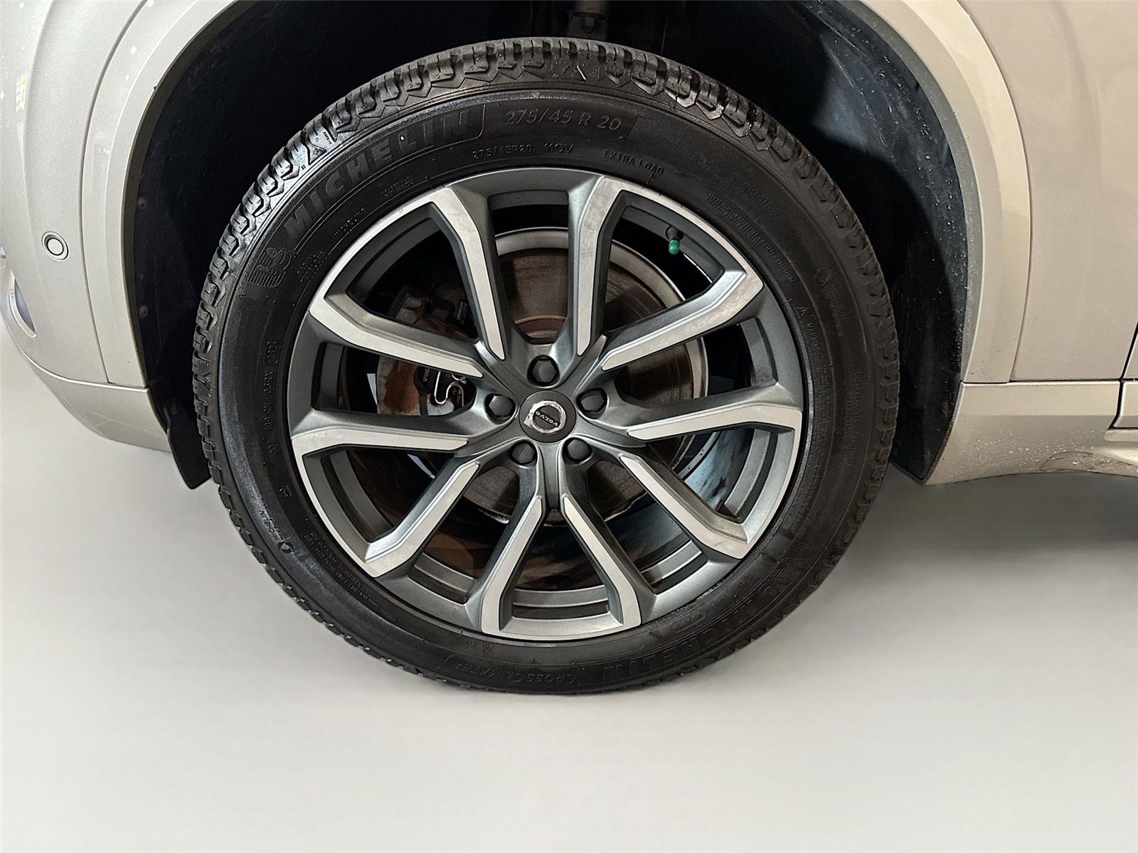 Used 2017 Volvo XC90 T6 Momentum w/ Vision Package image 31