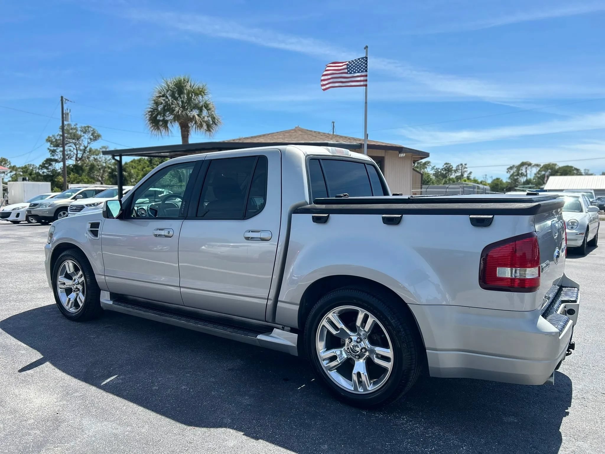 Used 2008 Ford Explorer Sport Trac Limited RWD image 5