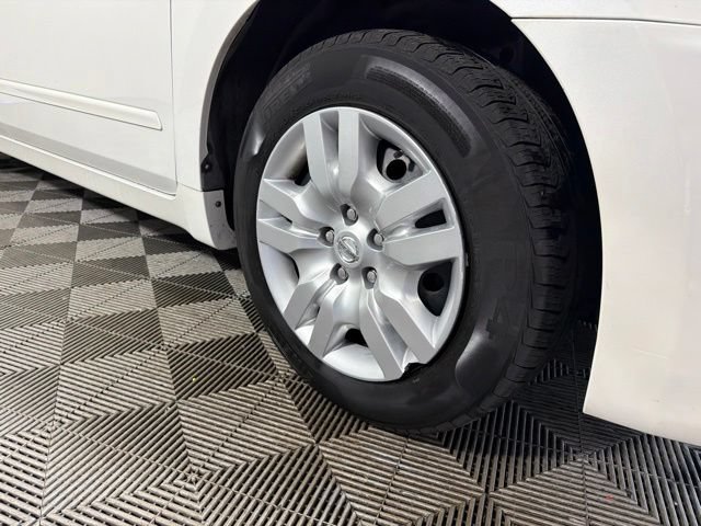 Used 2011 Nissan Altima 2.5 S FWD image 2